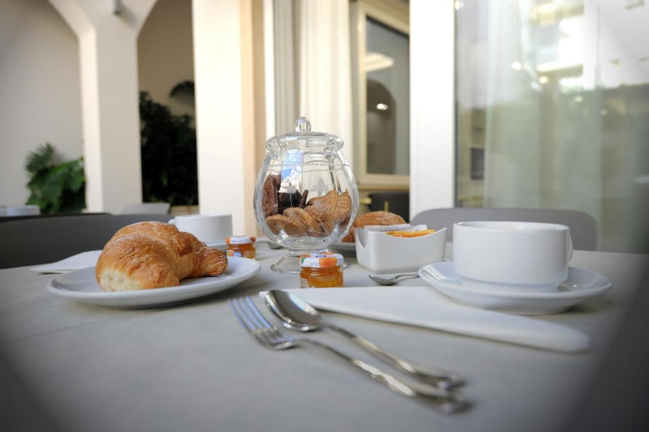 B&B La Dolce Vita Fondi Buitenkant foto
